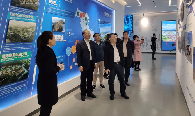 北院帶領(lǐng)遠(yuǎn)景智庫成員調(diào)研、匯報風(fēng)采